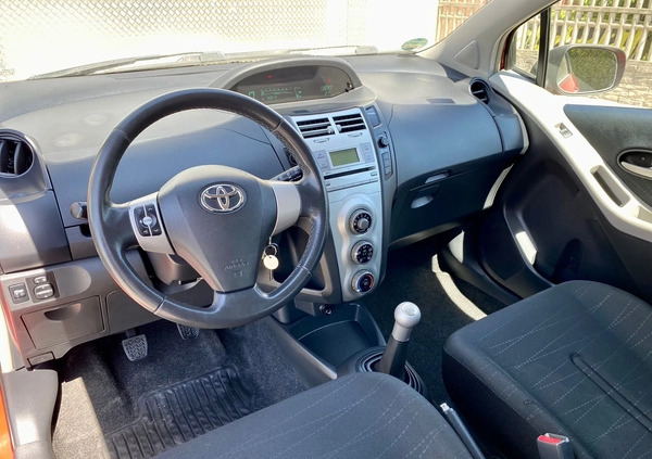 Toyota Yaris cena 11900 przebieg: 137300, rok produkcji 2009 z Pisz małe 232